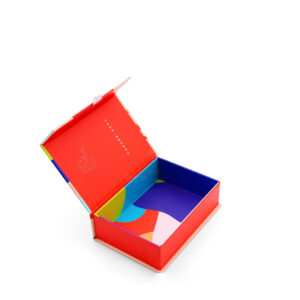 Magnetic Closure Box for clothing