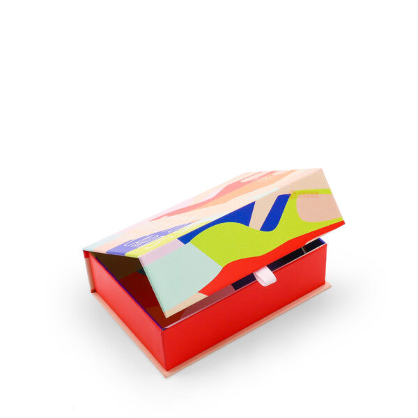 Magnetic Closure Box for clothing