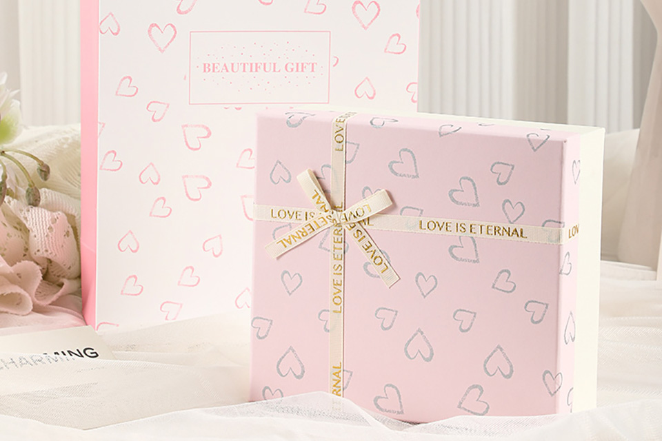 High-End Packaging Boxes Build Brand Competitiveness 2 Custom Gift Boxes