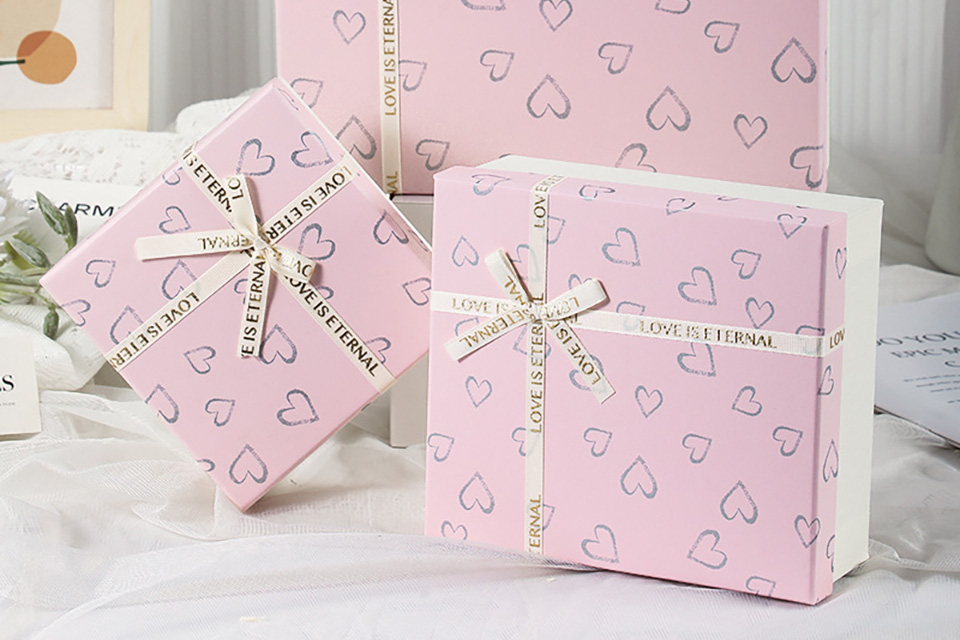 High-End Packaging Boxes Build Brand Competitiveness 3 Custom Gift Boxes