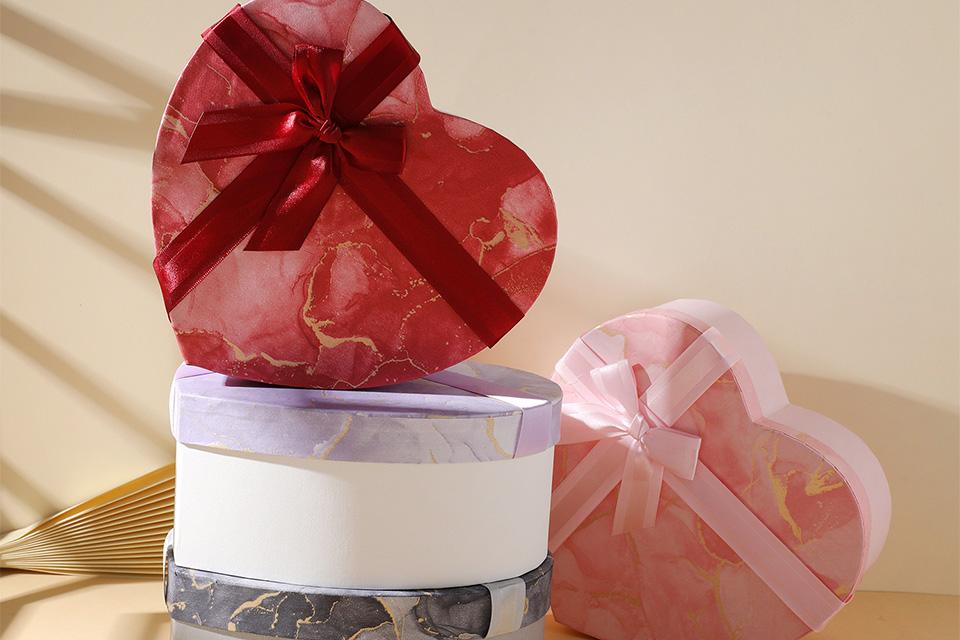 Custom Packaging vs. Stock Packaging: Which is More Suitable for You? 2 Custom Packaging