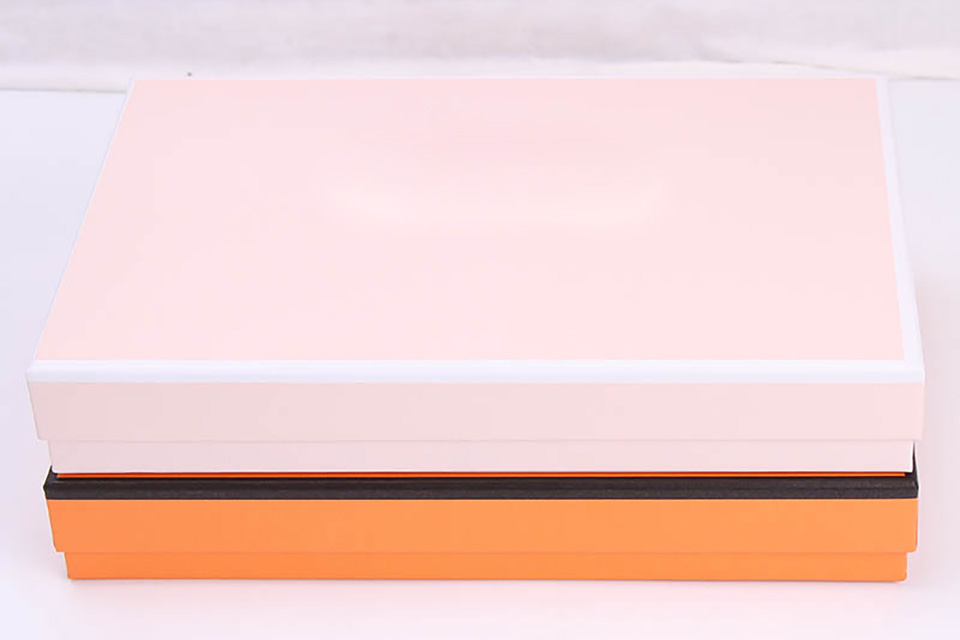 Why Choose Lid and Base Boxes for Clothing Packaging? 3 Lid and Base Boxes for Clothing Packaging