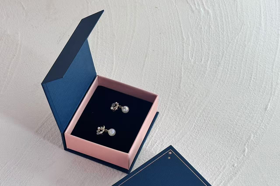 Build Emotional Bonds with Magnetic Closure Boxes Packaging 3 Magnetic Closure Boxes Packaging