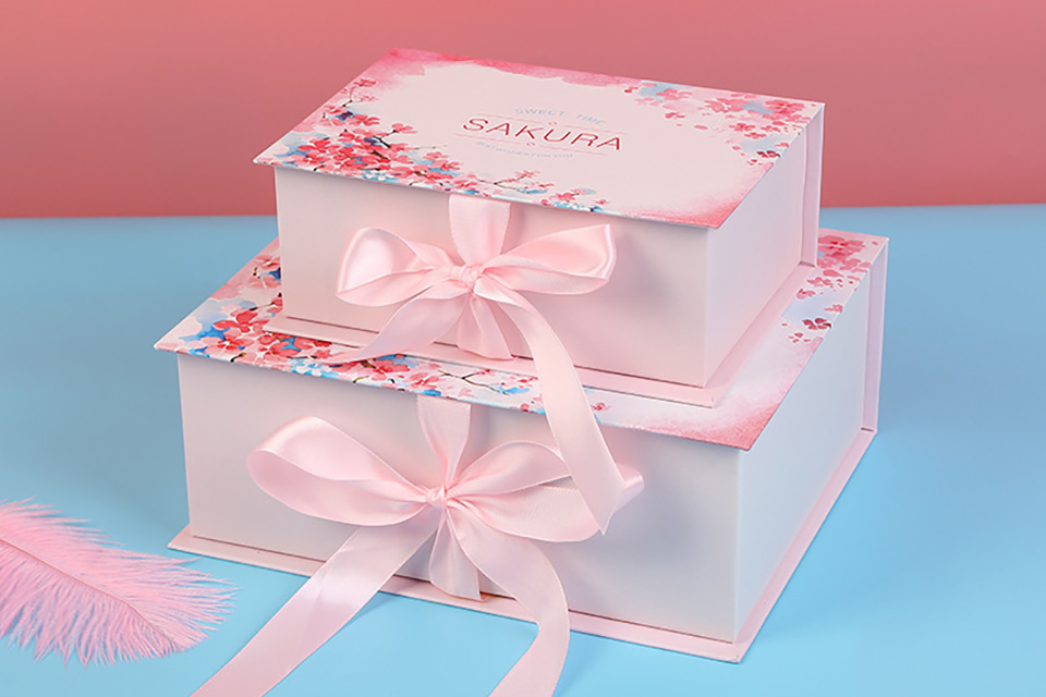 Personalised Magnetic Closure Boxes